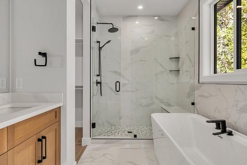 1054 Oak Barrel Place, West Kelowna, BC - Indoor Photo Showing Bathroom