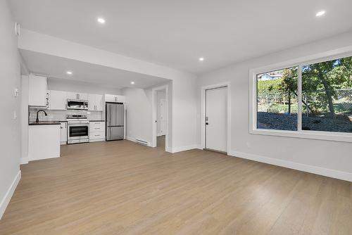 1054 Oak Barrel Place, West Kelowna, BC - Indoor Photo Showing Other Room