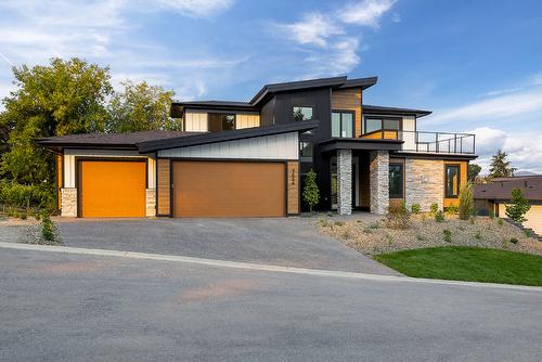 1054 Oak Barrel Place, West Kelowna, BC - Outdoor