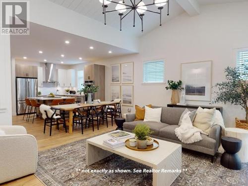 4064 Saturna Ave, Powell River, BC - Indoor Photo Showing Living Room