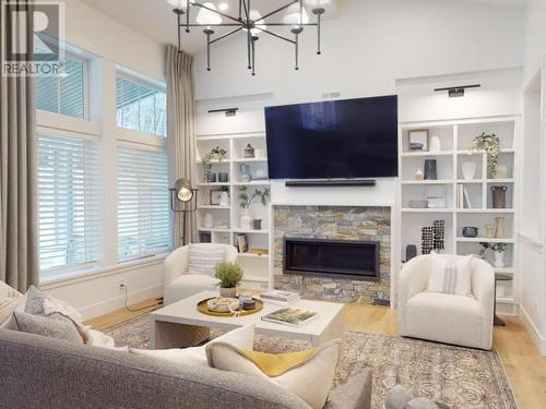 4064 Saturna Ave, Powell River, BC - Indoor Photo Showing Living Room With Fireplace