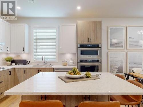 4064 Saturna Ave, Powell River, BC - Indoor Photo Showing Kitchen With Upgraded Kitchen