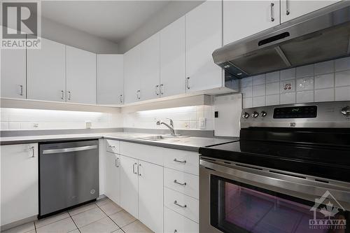 151 Bay Street Unit#303, Ottawa, ON - Indoor Photo Showing Kitchen With Stainless Steel Kitchen
