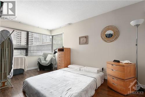 151 Bay Street Unit#303, Ottawa, ON - Indoor Photo Showing Bedroom