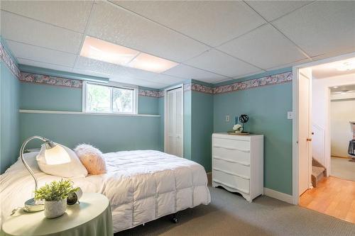 3037 Tecumseh Drive, Burlington, ON - Indoor Photo Showing Bedroom