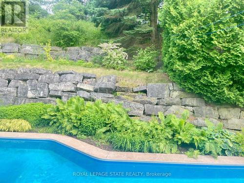 640 Governors Road, Hamilton (Dundas), ON - Outdoor With In Ground Pool With Backyard