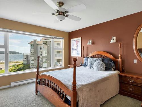 312-350 Island Hwy South, Campbell River, BC - Indoor Photo Showing Bedroom