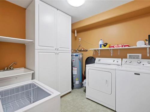 312-350 Island Hwy South, Campbell River, BC - Indoor Photo Showing Laundry Room