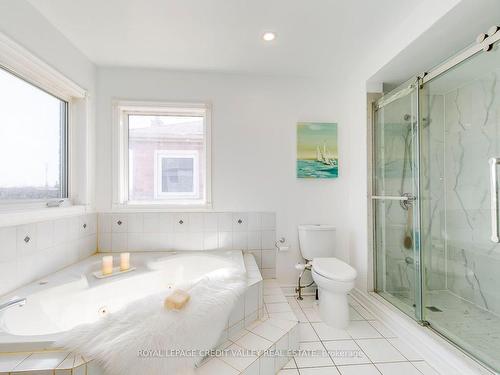 972 Winterton Way, Mississauga, ON - Indoor Photo Showing Bathroom