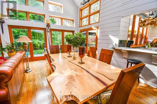 17 Highland Drive, Oro-Medonte (Horseshoe Valley), ON - Indoor Photo Showing Dining Room