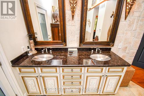 17 Highland Drive, Oro-Medonte (Horseshoe Valley), ON - Indoor Photo Showing Bathroom