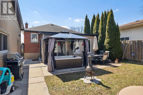 5993 Coholan Street, Niagara Falls, ON - Outdoor With Deck Patio Veranda