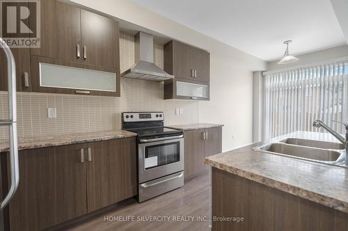 7573 Cottonwood Drive, Niagara Falls, ON - Indoor Photo Showing Kitchen With Stainless Steel Kitchen With Double Sink