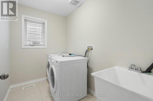 7573 Cottonwood Drive, Niagara Falls, ON - Indoor Photo Showing Laundry Room