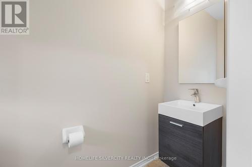 7573 Cottonwood Drive, Niagara Falls, ON - Indoor Photo Showing Bathroom