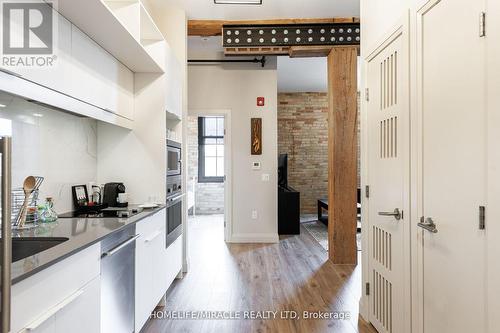 214 - 245 Downie Street, Stratford (22 - Stratford), ON - Indoor Photo Showing Kitchen With Upgraded Kitchen