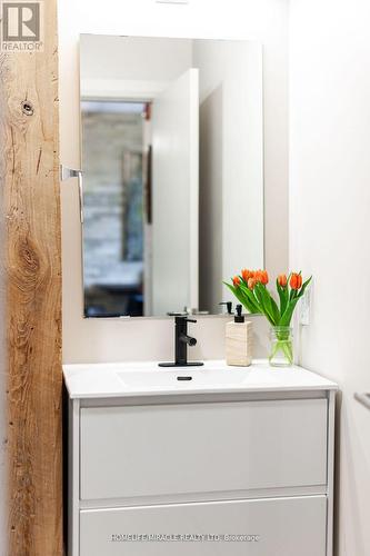 214 - 245 Downie Street, Stratford (22 - Stratford), ON - Indoor Photo Showing Bathroom