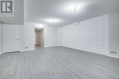 387 Bussel Crescent, Milton, ON - Indoor Photo Showing Other Room