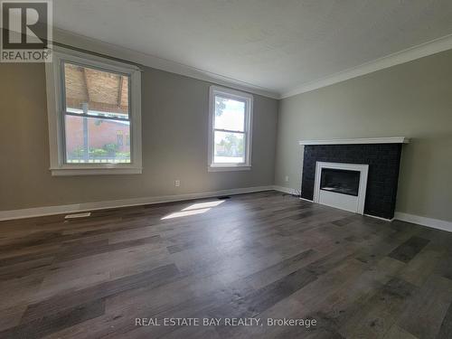 410 Maxwell Street E, Sarnia, ON - Indoor Photo Showing Living Room With Fireplace