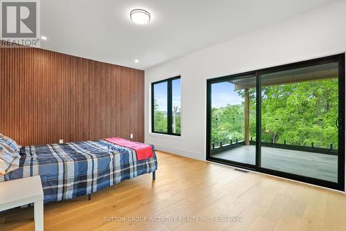 1774 Wingrove Avenue, Innisfil, ON - Indoor Photo Showing Bedroom