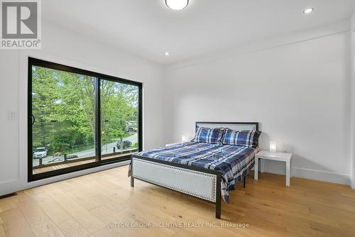 1774 Wingrove Avenue, Innisfil, ON - Indoor Photo Showing Bedroom