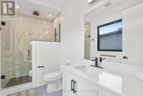 1774 Wingrove Avenue, Innisfil, ON - Indoor Photo Showing Bathroom