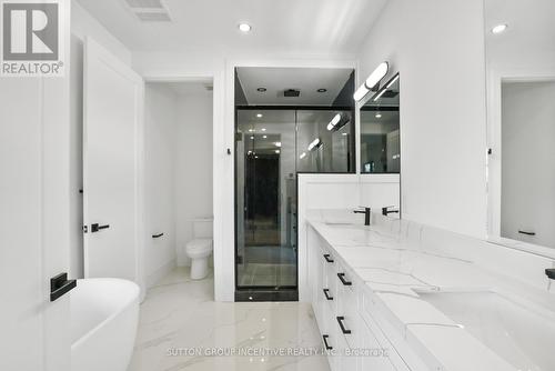 1774 Wingrove Avenue, Innisfil, ON - Indoor Photo Showing Bathroom