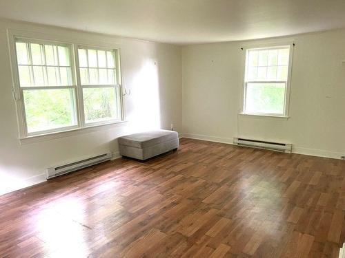 Living room - 2895  - 2897 Route Harwood, Saint-Lazare, QC - Indoor Photo Showing Other Room