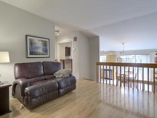 Salon - 2225 Rue D'York, Longueuil (Saint-Hubert), QC - Indoor Photo Showing Living Room