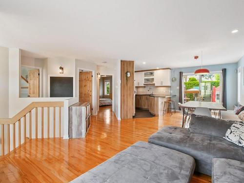 Vue d'ensemble - 5247 Rue Belmont, Longueuil (Saint-Hubert), QC - Indoor Photo Showing Living Room