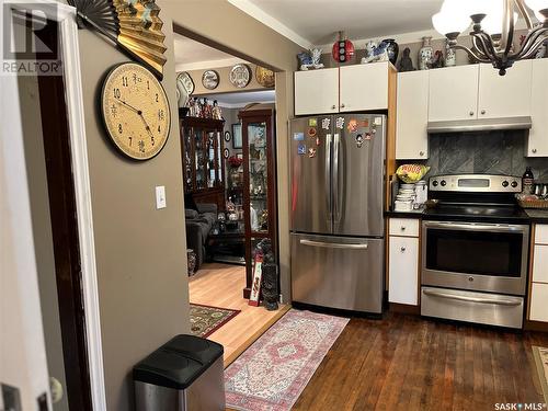 110 Mueller Bay, Annaheim, SK - Indoor Photo Showing Living Room