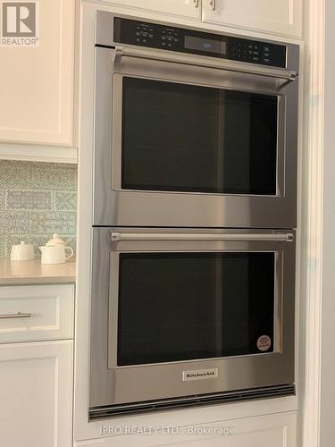 23 Whitton Drive, Brantford, ON - Indoor Photo Showing Kitchen