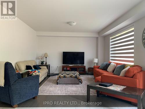 23 Whitton Drive, Brantford, ON - Indoor Photo Showing Living Room