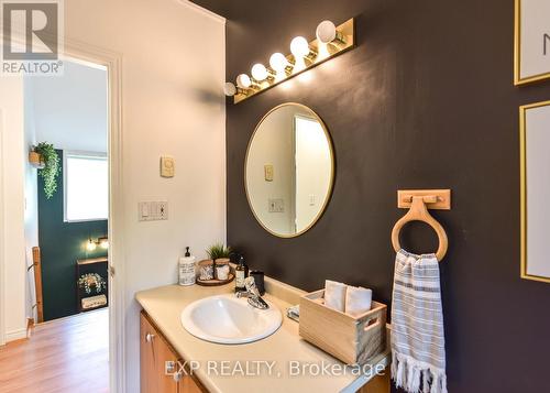 245 Musquash Road, Gravenhurst, ON - Indoor Photo Showing Bathroom