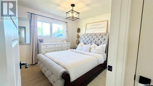 564 25Th Street W, Prince Albert, SK - Indoor Photo Showing Bedroom