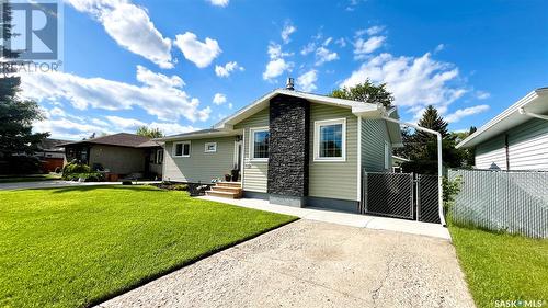 564 25Th Street W, Prince Albert, SK - Outdoor