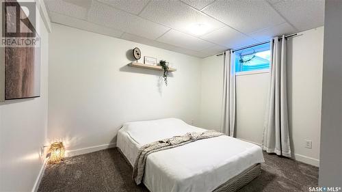 564 25Th Street W, Prince Albert, SK - Indoor Photo Showing Bedroom