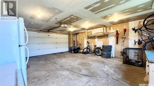 564 25Th Street W, Prince Albert, SK - Indoor Photo Showing Garage