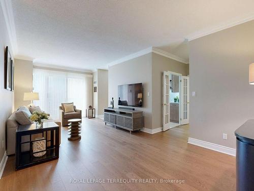 1201-2 Aberfoyle Cres, Toronto, ON - Indoor Photo Showing Living Room