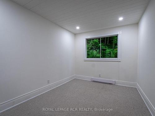 8275 County Rd 9, Clearview, ON - Indoor Photo Showing Other Room