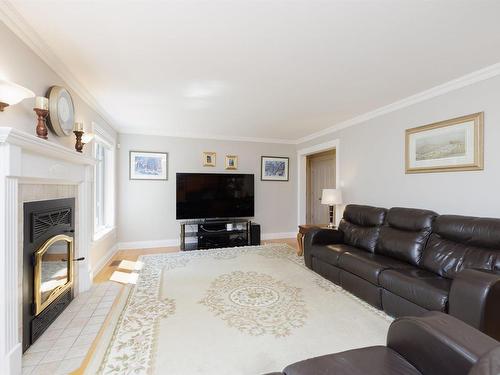 Family room - 2066 Place De L'Armurier, Saint-Lazare, QC - Indoor Photo Showing Living Room With Fireplace