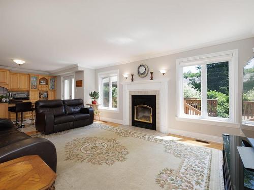 Family room - 2066 Place De L'Armurier, Saint-Lazare, QC - Indoor Photo Showing Living Room With Fireplace