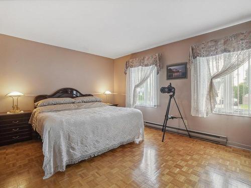 Chambre Ã  coucher principale - 1074 Rue De Belgrade O., Laval (Auteuil), QC - Indoor Photo Showing Bedroom