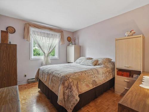 Chambre Ã Â coucher - 1074 Rue De Belgrade O., Laval (Auteuil), QC - Indoor Photo Showing Bedroom