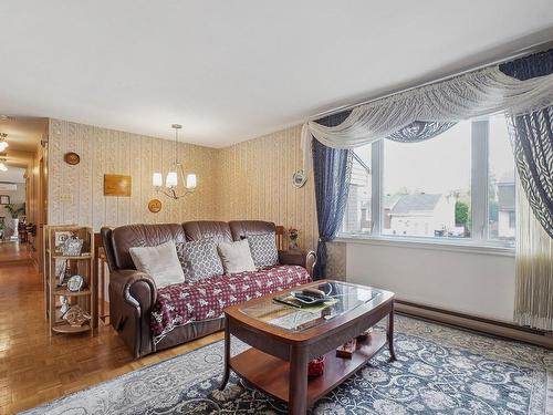 Salon - 1074 Rue De Belgrade O., Laval (Auteuil), QC - Indoor Photo Showing Living Room