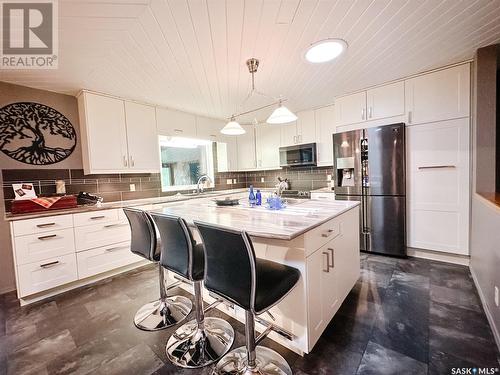 350 Battleford Trail, Swift Current, SK - Indoor Photo Showing Kitchen