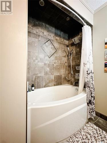 350 Battleford Trail, Swift Current, SK - Indoor Photo Showing Bathroom