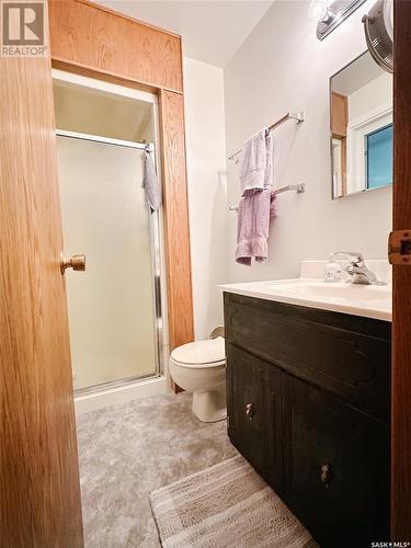 350 Battleford Trail, Swift Current, SK - Indoor Photo Showing Bathroom