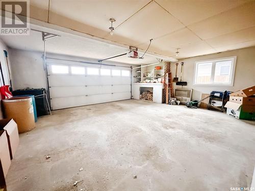 350 Battleford Trail, Swift Current, SK - Indoor Photo Showing Garage