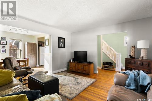 3411 Mccallum Avenue, Regina, SK - Indoor Photo Showing Living Room